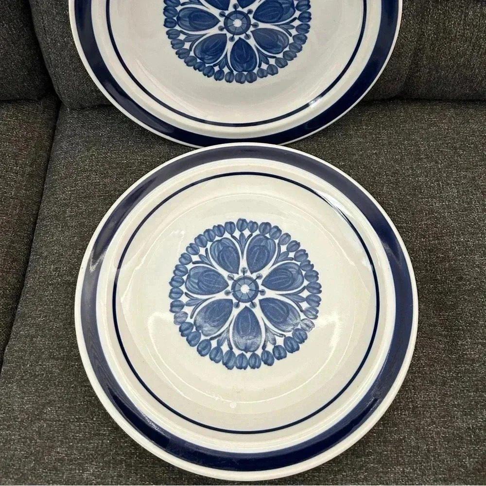 Blue Monterey Dinner Plates